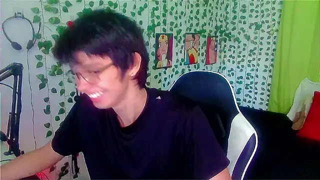 Snapshot of Andy_gray chatting on 02-09-26, 06:45 Andy gray online show from 02-09-26, 06:45