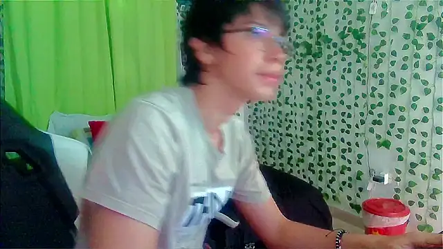 Snapshot of Andy_gray chatting on 02-10-26, 03:05 Andy gray online show from 02-10-26, 03:05