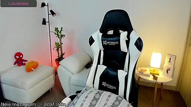 dafboy1 online show from 05-11-26, 04:04