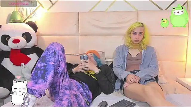 -kisa  online show from 11-23-25, 02:44