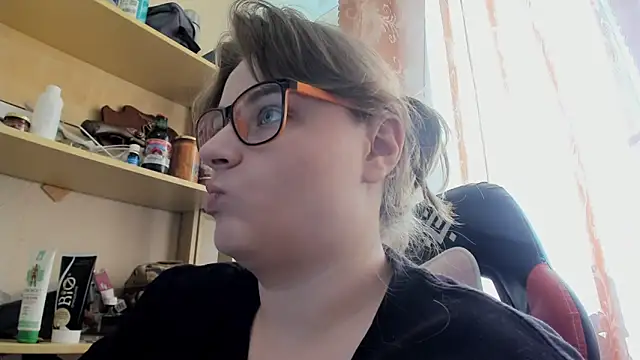 Snapshot of Seductive_She_Wolf chatting on 05-11-26, 02:45 Seductive She Wolf online show from 05-11-26, 02:45