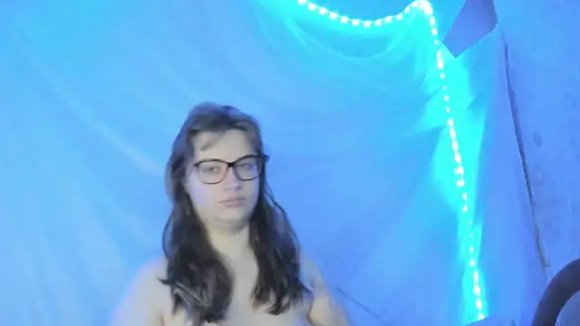 Snapshot of Seductive_She_Wolf chatting on 05-17-26, 06:44 Seductive She Wolf online show from 05-17-26, 06:44