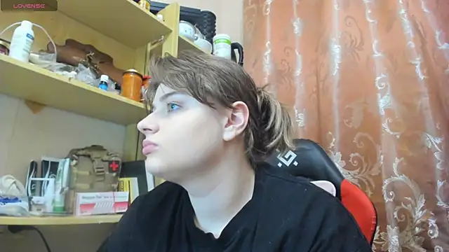 Snapshot of Seductive_She_Wolf chatting on 05-31-26, 11:17 Seductive She Wolf online show from 05-31-26, 11:17
