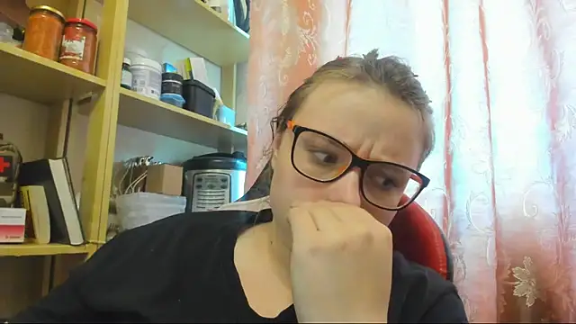 Snapshot of Seductive_She_Wolf chatting on 06-03-26, 02:58 Seductive She Wolf online show from 06-03-26, 02:58