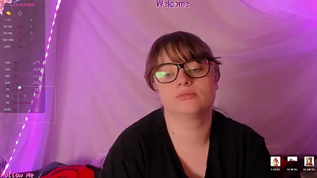 Snapshot of Seductive_She_Wolf chatting on 06-03-26, 02:44 Seductive She Wolf online show from 06-03-26, 02:44