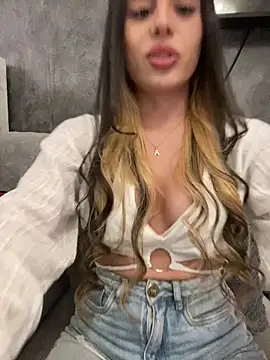 Snapshot of AbyThompson chatting on 02-28-25, 09:44 AbyThompson online show from 02-28-25, 09:44