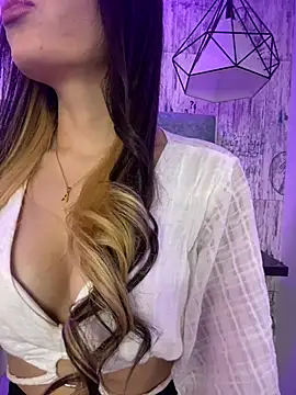 Snapshot of AbyThompson chatting on 03-15-25, 04:32 AbyThompson online show from 03-15-25, 04:32