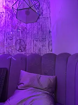 Snapshot of AbyThompson chatting on 11-12-25, 01:28 AbyThompson online show from 11-12-25, 01:28