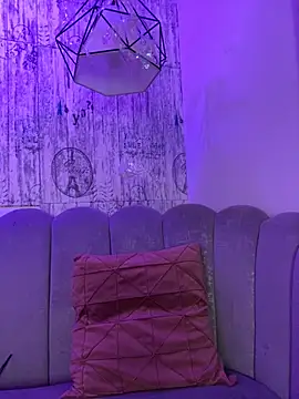 Snapshot of AbyThompson chatting on 12-01-25, 11:37 AbyThompson online show from 12-01-25, 11:37