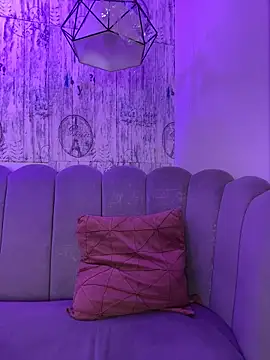 Snapshot of AbyThompson chatting on 12-15-25, 03:27 AbyThompson online show from 12-15-25, 03:27