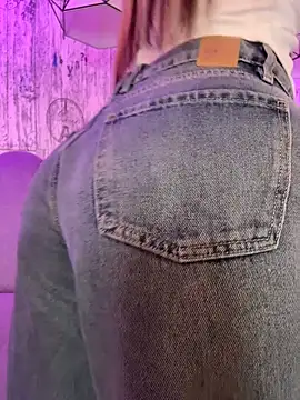 AbyThompson online show from 04-11-26, 02:10