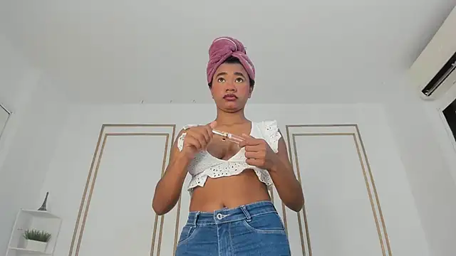 Snapshot of ashley_lemus chatting on 02-21-25, 12:28 ashley lemus online show from 02-21-25, 12:28