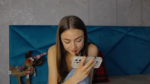 AlyseReuse online show from 01-24-25, 12:42