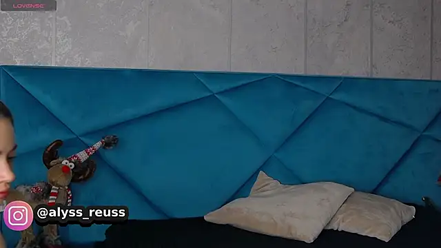 AlyseReuse online show from 02-22-25, 08:53