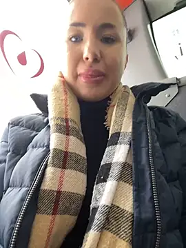 Snapshot of beautydiamond chatting on 02-17-25, 08:52 beautydiamond online show from 02-17-25, 08:52