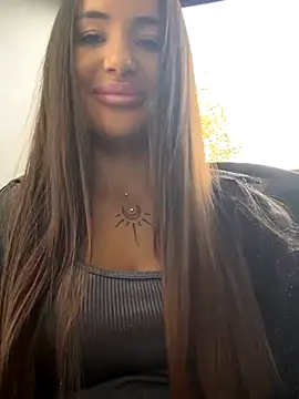 Snapshot of beautydiamond chatting on 09-25-25, 09:24 beautydiamond online show from 09-25-25, 09:24