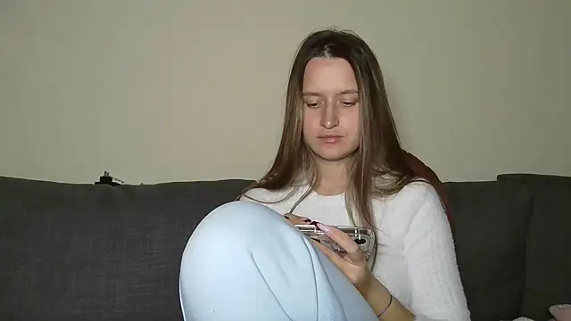 Snapshot of Submissive_love chatting on 02-15-25, 10:42 Submissive love online show from 02-15-25, 10:42