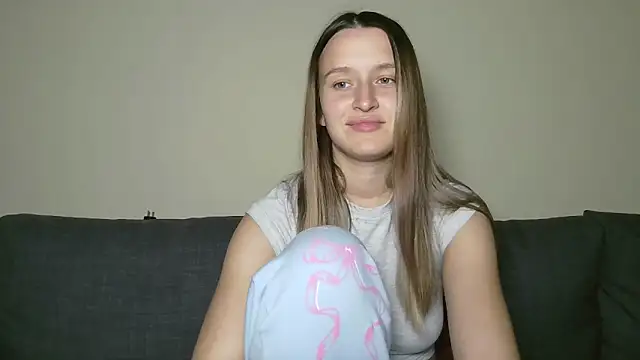 Snapshot of Submissive_love chatting on 02-26-25, 08:54 Submissive love online show from 02-26-25, 08:54
