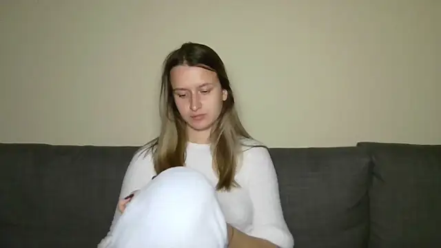 Snapshot of Submissive_love chatting on 03-16-25, 10:31 Submissive love online show from 03-16-25, 10:31