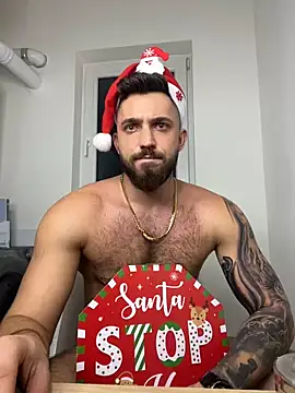 Snapshot of LoveIsBlind_ chatting on 12-26-24, 12:03 LoveIsBlind online show from 12-26-24, 12:03