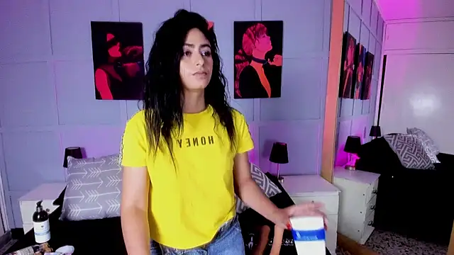 Snapshot of Elizabeth_Santos chatting on 10-21-25, 08:09 Elizabeth Santos online show from 10-21-25, 08:09