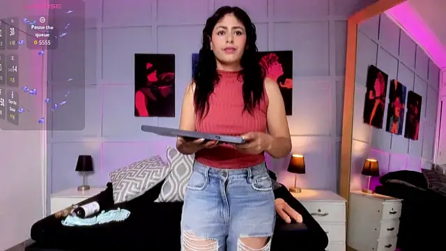 Snapshot of Elizabeth_Santos chatting on 11-27-25, 04:36 Elizabeth Santos online show from 11-27-25, 04:36