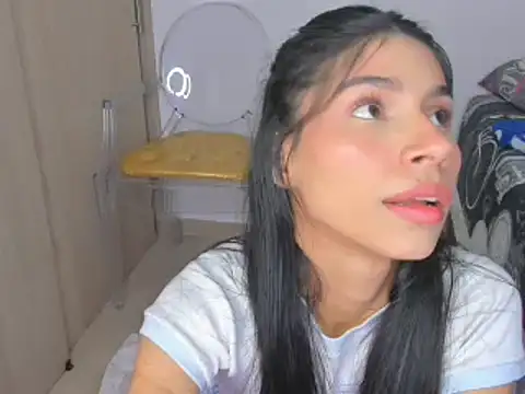 Snapshot of _violetadulce chatting on 01-17-25, 07:19  violetadulce online show from 01-17-25, 07:19