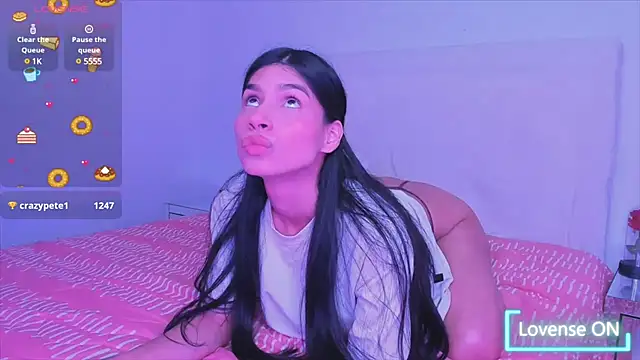 Snapshot of _violetadulce chatting on 02-05-25, 01:15  violetadulce online show from 02-05-25, 01:15