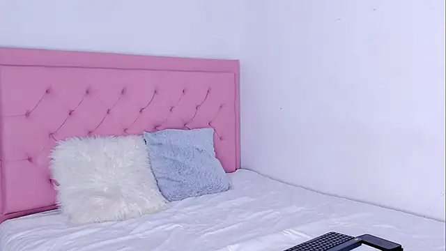 Snapshot of _violetadulce chatting on 10-30-25, 09:59  violetadulce online show from 10-30-25, 09:59