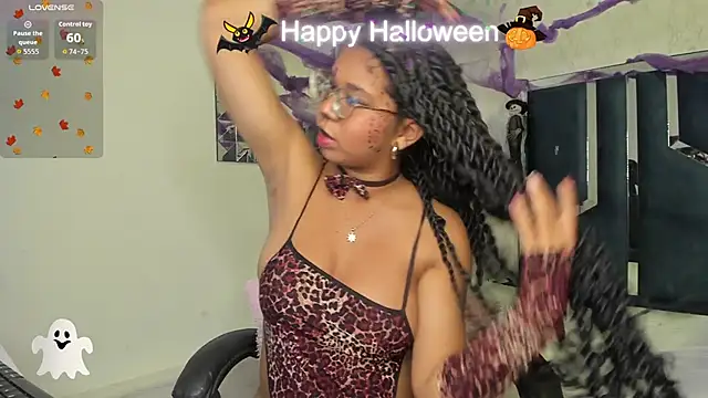 MilaHall  online show from 10-30-25, 04:47