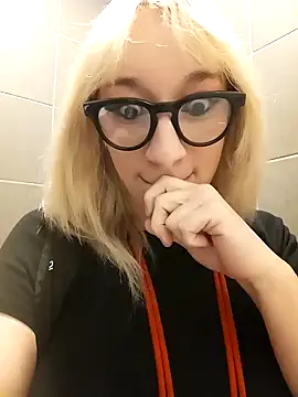Snapshot of Giuliana_baby chatting on 01-16-25, 11:26 Giuliana baby online show from 01-16-25, 11:26