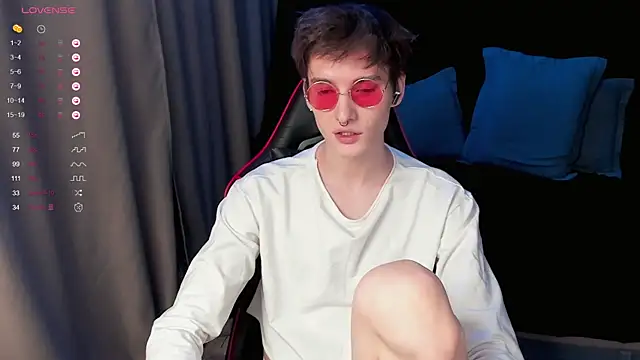 Snapshot of Unholy_Halo chatting on 01-31-25, 04:03 Unholy Halo online show from 01-31-25, 04:03