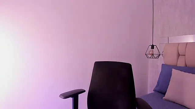 Snapshot of Roxie-Summers11 chatting on 01-16-25, 11:06 Roxie-Summers11 online show from 01-16-25, 11:06