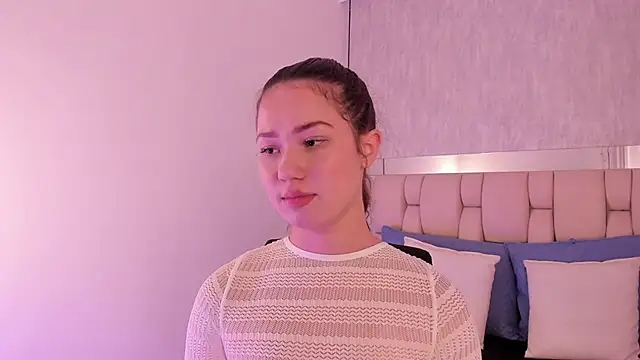 Snapshot of Roxie-Summers11 chatting on 01-21-25, 10:41 Roxie-Summers11 online show from 01-21-25, 10:41