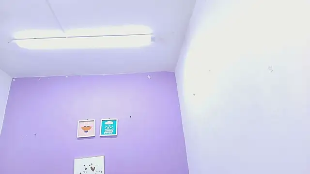 Snapshot of veronica_sinner_ chatting on 03-15-25, 12:02 veronica sinner  online show from 03-15-25, 12:02