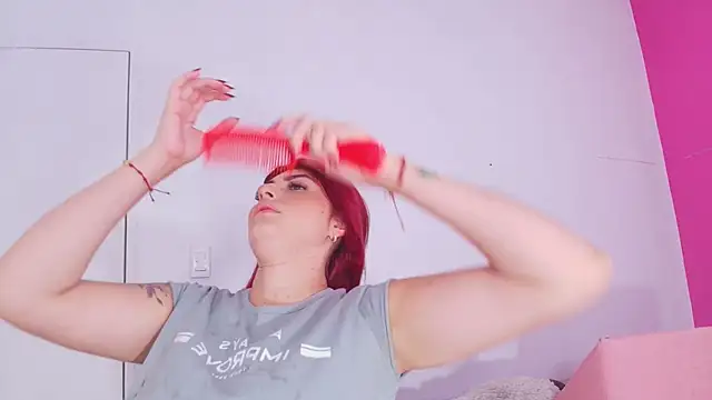 Snapshot of veronica_sinner_ chatting on 10-04-25, 12:03 veronica sinner  online show from 10-04-25, 12:03