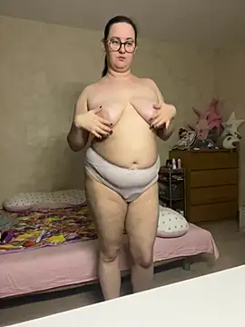 Snapshot of hungry1bunny chatting on 01-29-25, 10:53 hungry1bunny online show from 01-29-25, 10:53