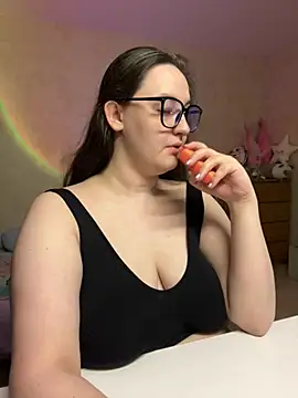 Snapshot of hungry1bunny chatting on 03-22-25, 10:15 hungry1bunny online show from 03-22-25, 10:15