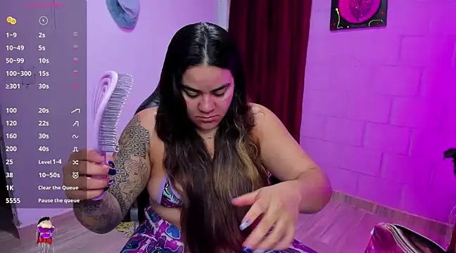 Snapshot of Sharon_hils chatting on 12-20-24, 05:04 Sharon hils online show from 12-20-24, 05:04