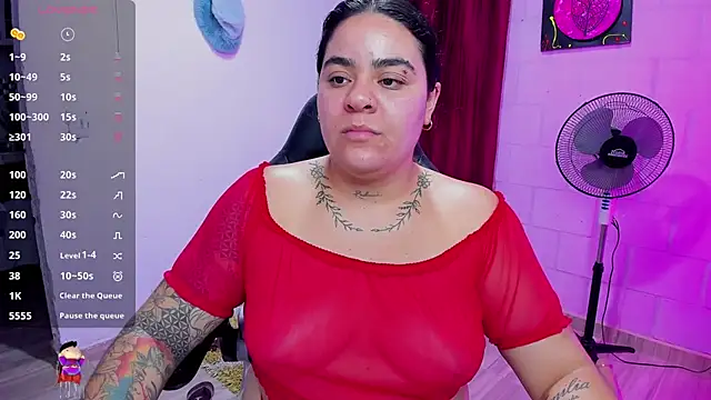 Snapshot of Sharon_hils chatting on 12-21-24, 11:02 Sharon hils online show from 12-21-24, 11:02