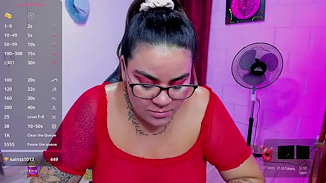 Snapshot of Sharon_hils chatting on 12-22-24, 02:06 Sharon hils online show from 12-22-24, 02:06