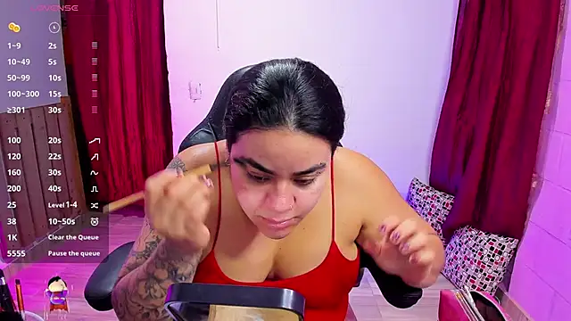 Snapshot of Sharon_hils chatting on 12-31-24, 01:52 Sharon hils online show from 12-31-24, 01:52