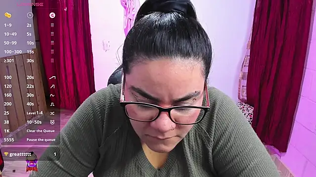 Snapshot of Sharon_hils chatting on 01-08-25, 04:22 Sharon hils online show from 01-08-25, 04:22