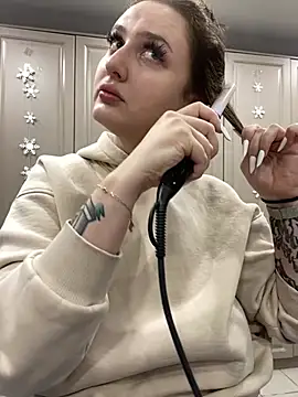 Snapshot of AnnaRichmond chatting on 01-07-25, 02:53 AnnaRichmond online show from 01-07-25, 02:53