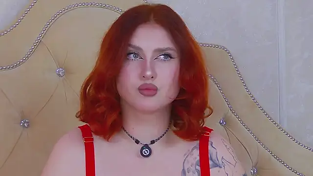 Snapshot of AnnaRichmond chatting on 10-16-25, 04:24 AnnaRichmond online show from 10-16-25, 04:24