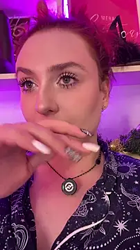 Snapshot of AnnaRichmond chatting on 12-22-25, 01:24 AnnaRichmond online show from 12-22-25, 01:24