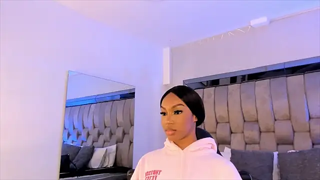 ChaynnaCooper online show from 02-10-25, 12:29