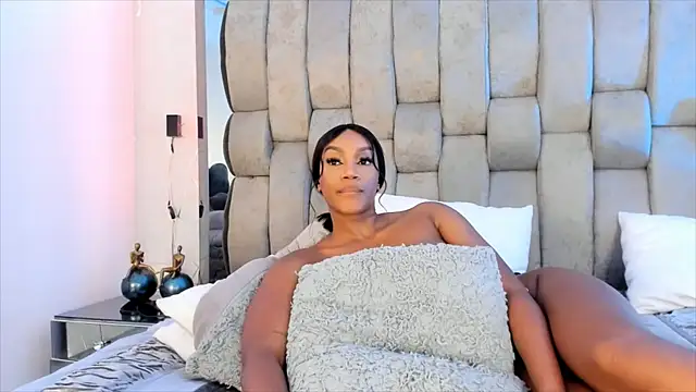 ChaynnaCooper online show from 02-11-25, 06:11