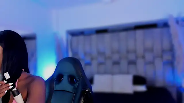 ChaynnaCooper online show from 12-14-25, 09:08