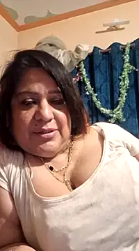 Snapshot of Hot_Queen77 chatting on 01-24-25, 11:45 Hot Queen77 online show from 01-24-25, 11:45